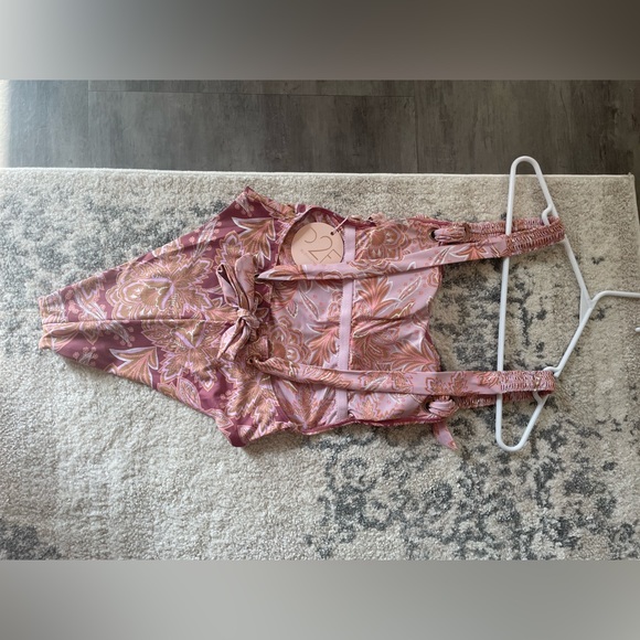 Lulus Power 2 The Flower Swimsuit NWT - Picture 3 of 4